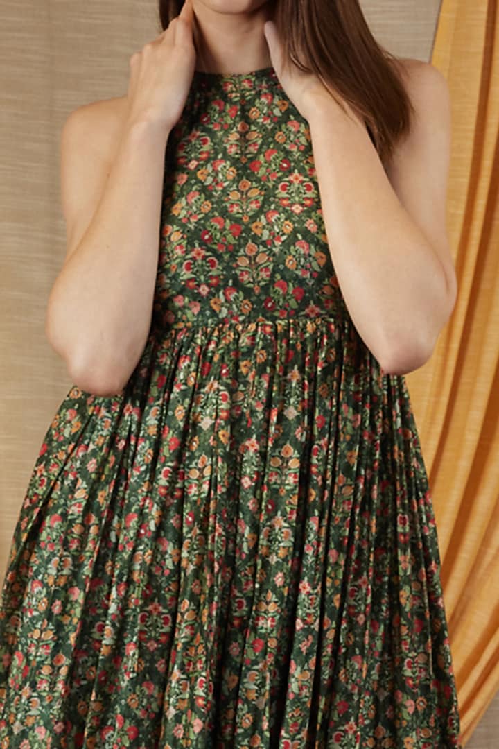 Olive Green Mul Silk Kurta Set by Spring Diaries at Pernia's Pop Up Shop
