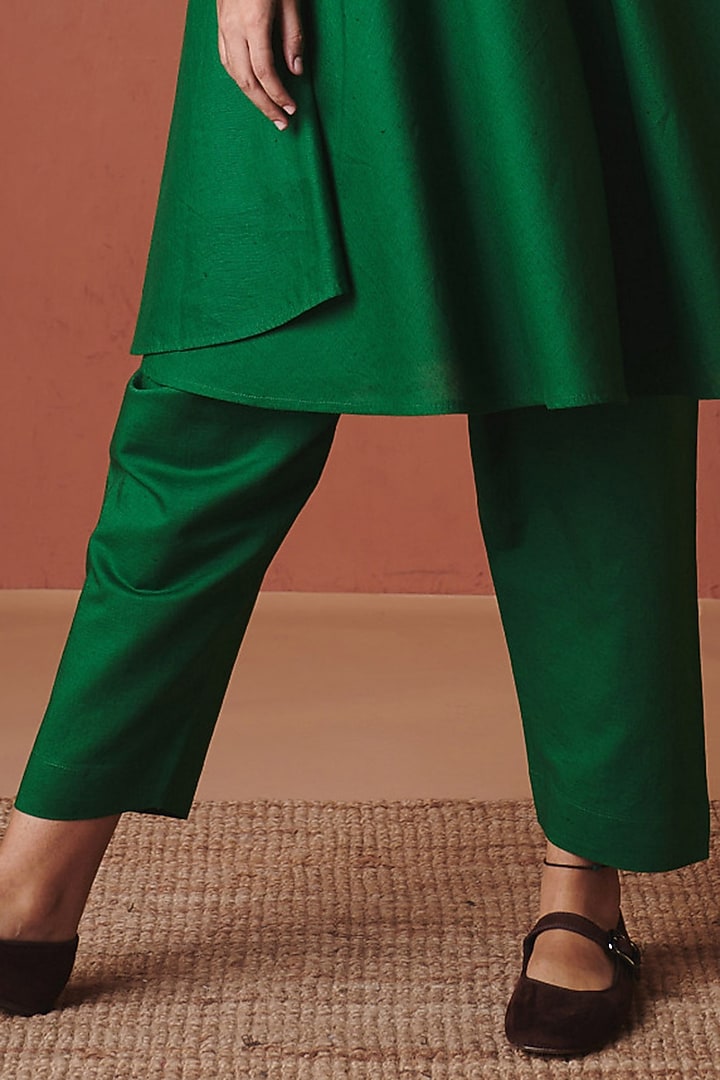 Green Pure Linen Glass Beads Embroidered Kurta Set by Saphed at Pernia's Pop Up Shop