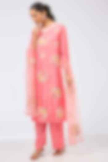 Pink Silk Kurta Set by Shilpa Karnavat at Pernia's Pop Up Shop