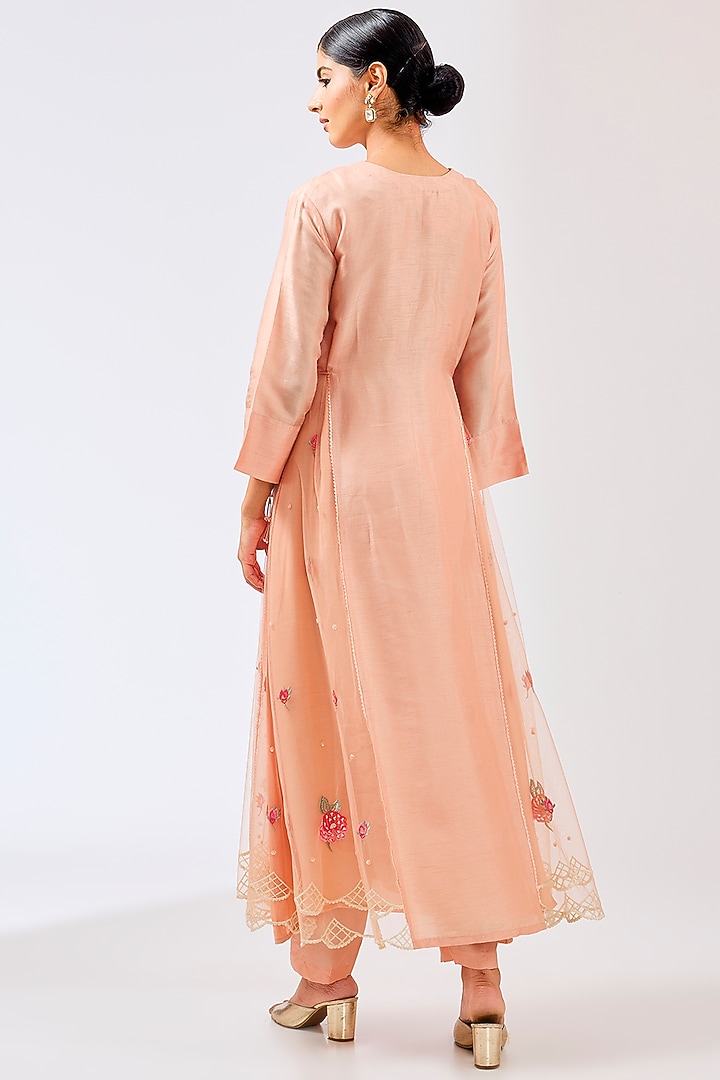 Peach Silk Resham Embroidered Kurta Set by Shilpa Karnavat at Pernia's Pop Up Shop