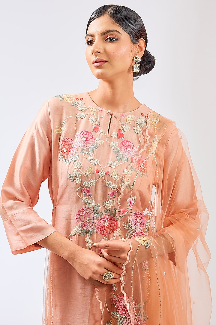 Peach Silk Resham Embroidered Kurta Set by Shilpa Karnavat at Pernia's Pop Up Shop