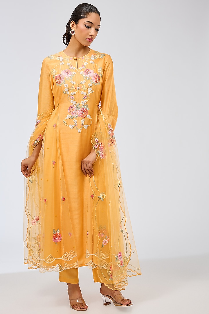 Peachy Orange Silk Kurta Set by Shilpa Karnavat at Pernia's Pop Up Shop