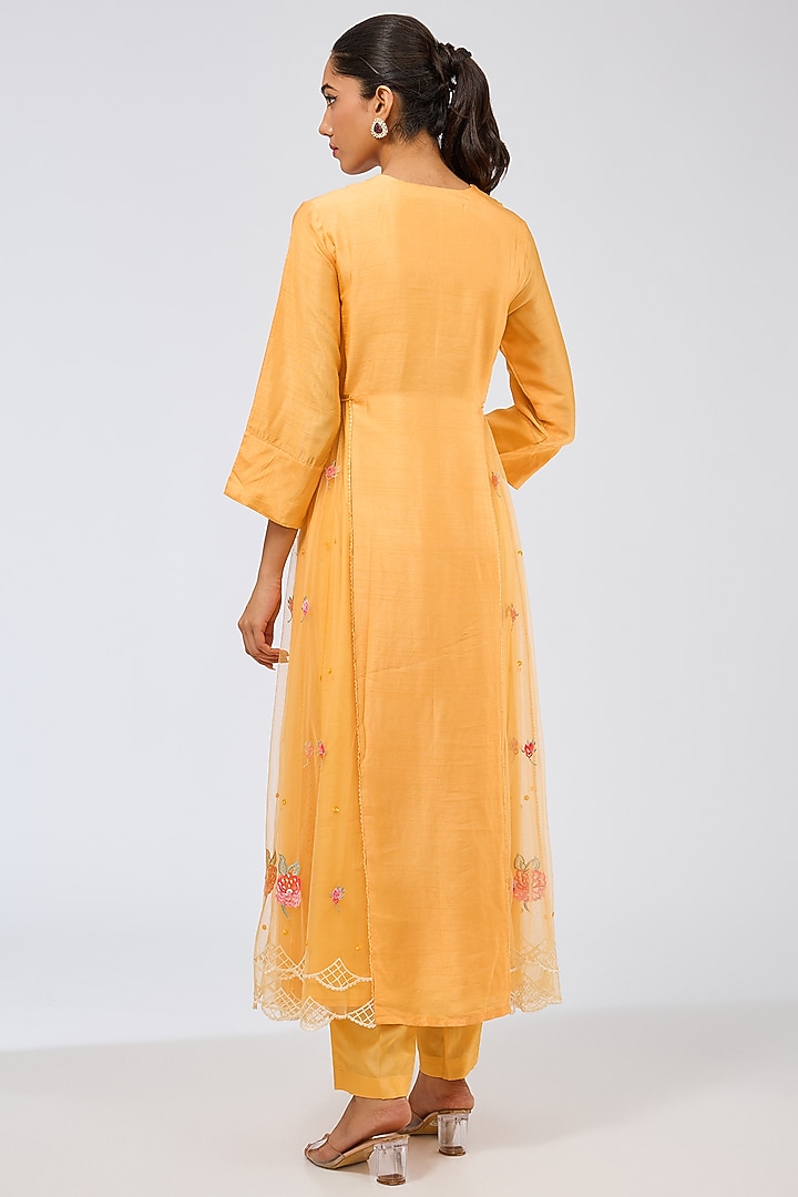 Peachy Orange Silk Kurta Set by Shilpa Karnavat at Pernia's Pop Up Shop