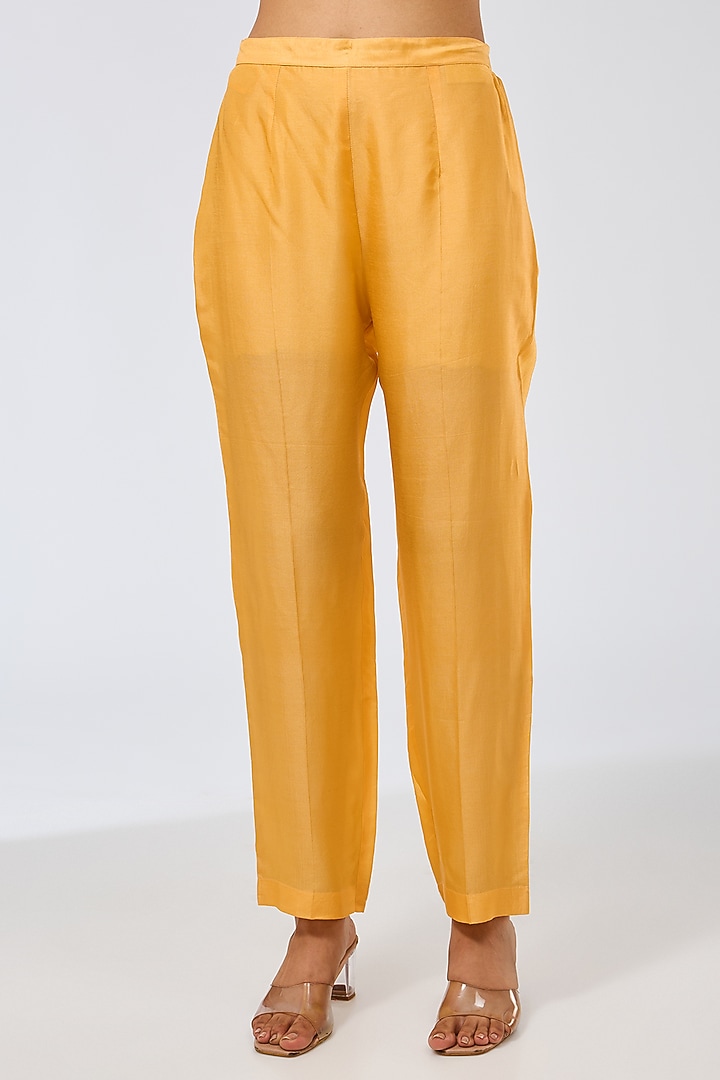 Peachy Orange Silk Kurta Set by Shilpa Karnavat at Pernia's Pop Up Shop