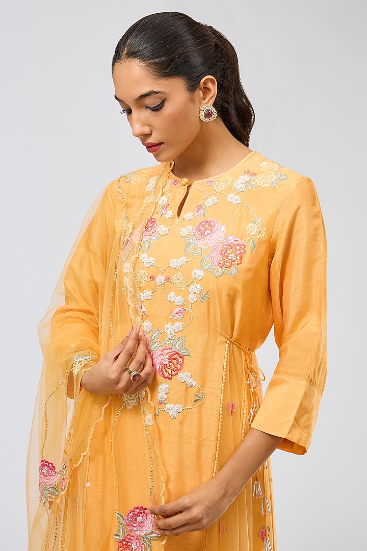 Peachy Orange Silk Kurta Set by Shilpa Karnavat at Pernia's Pop Up Shop