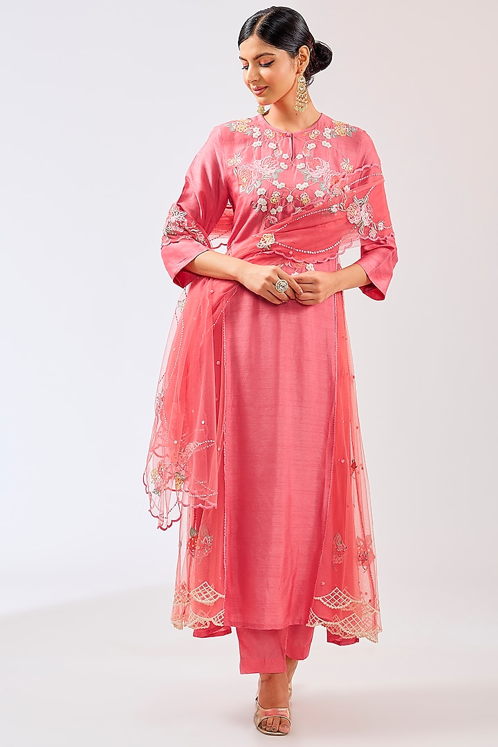 Coral Pink Silk Resham Embroidered Kurta Set by Shilpa Karnavat at Pernia's Pop Up Shop