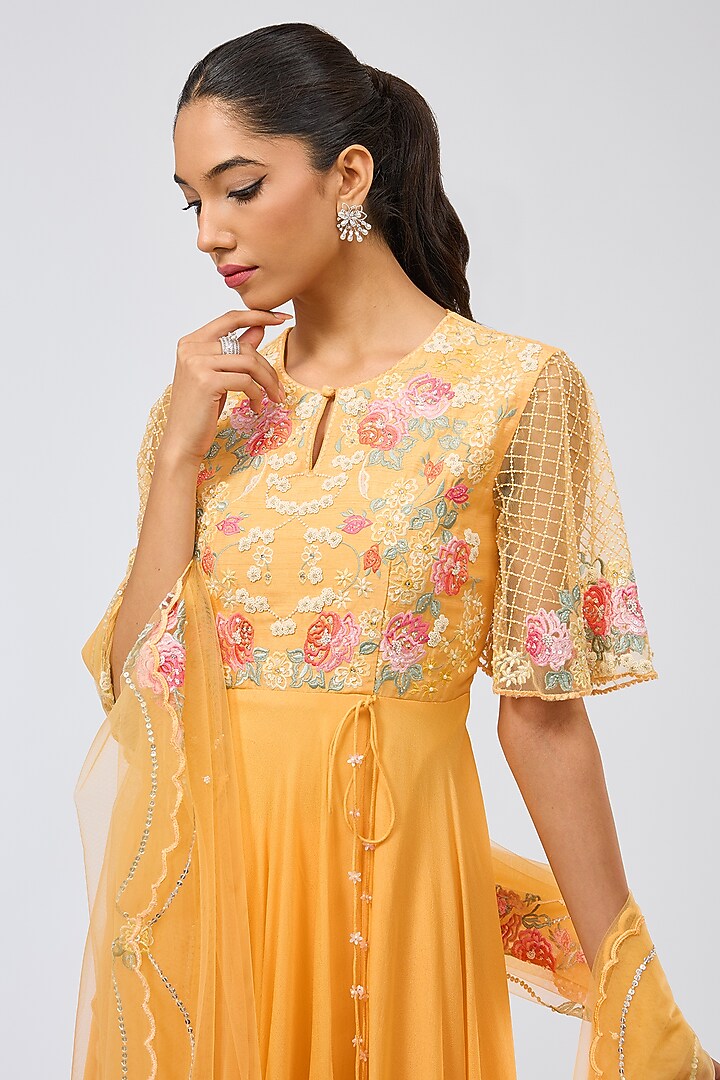 Peachy Orange Silk Kurta Set by Shilpa Karnavat at Pernia's Pop Up Shop