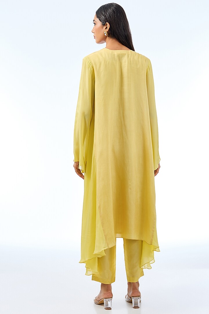 Dusky Yellow Silk Kurta Set by Shilpa Karnavat at Pernia's Pop Up Shop