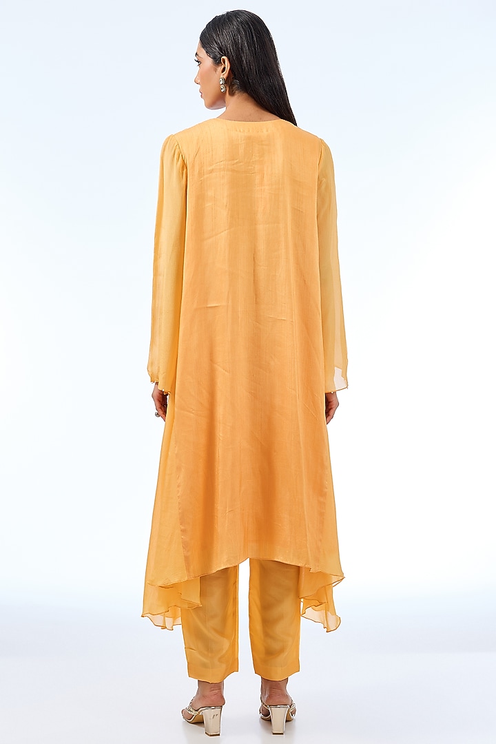 Peachy Orange Silk Kurta Set by Shilpa Karnavat at Pernia's Pop Up Shop