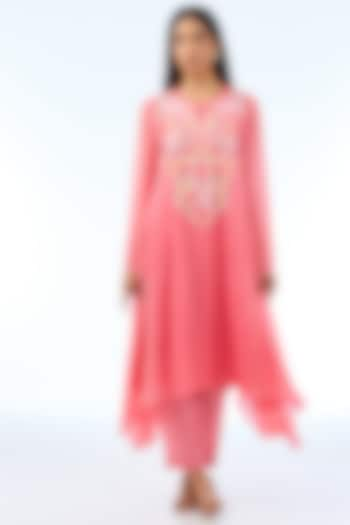 Pink Silk Kurta Set by Shilpa Karnavat at Pernia's Pop Up Shop