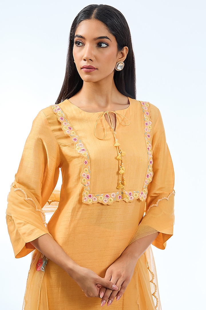 Peachy Orange Silk Kurta Set by Shilpa Karnavat at Pernia's Pop Up Shop