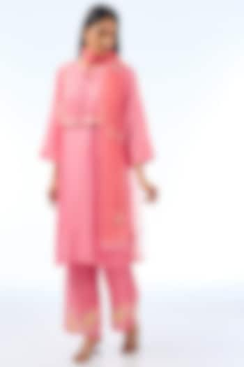 Pink Silk Kurta Set by Shilpa Karnavat at Pernia's Pop Up Shop