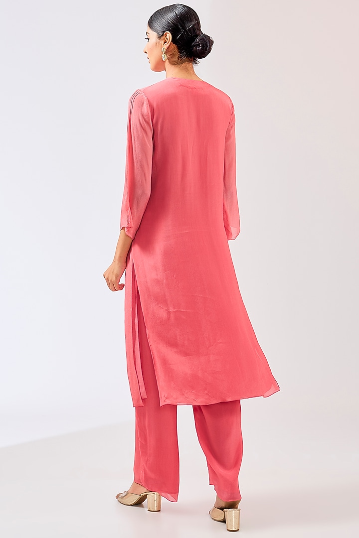 Coral Pink Chiffon Resham Embroidered Kurta Set by Shilpa Karnavat at Pernia's Pop Up Shop