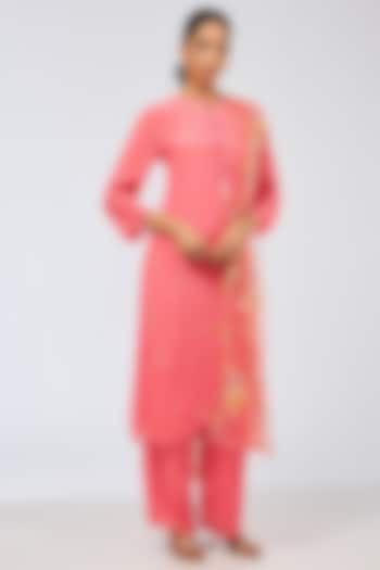 Pink Chiffon Kurta Set by Shilpa Karnavat at Pernia's Pop Up Shop