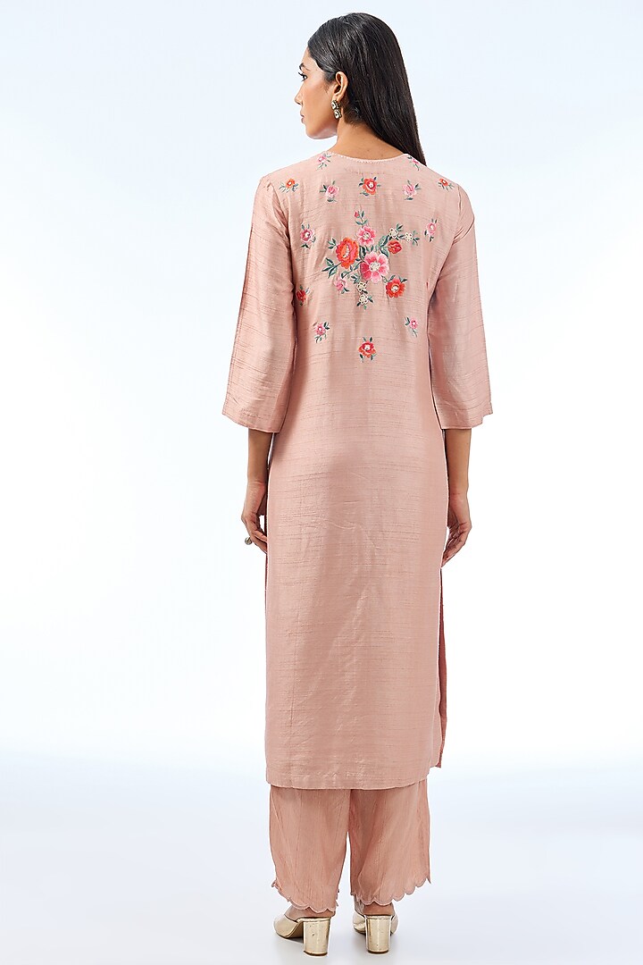 Onion Pink Silk Kurta Set by Shilpa Karnavat at Pernia's Pop Up Shop