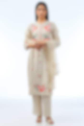 Ivory Silk Kurta Set by Shilpa Karnavat at Pernia's Pop Up Shop