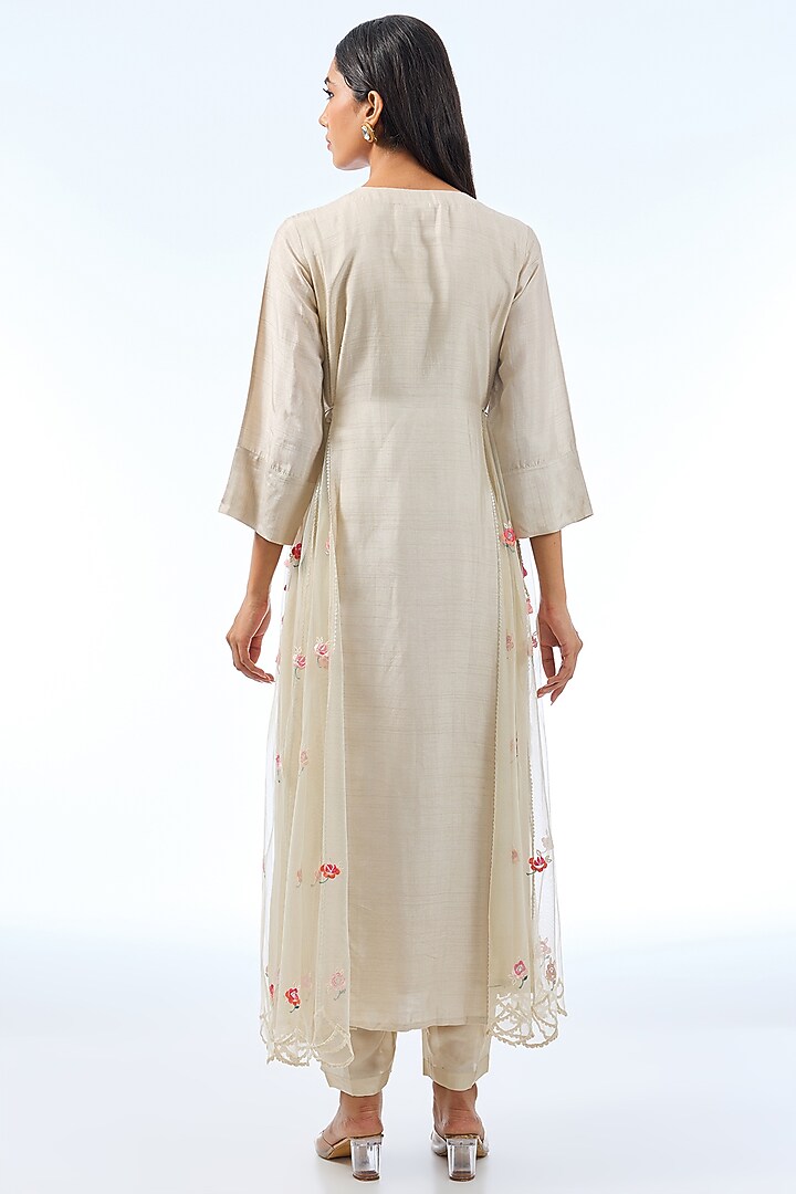 Ivory Silk Kurta Set by Shilpa Karnavat at Pernia's Pop Up Shop