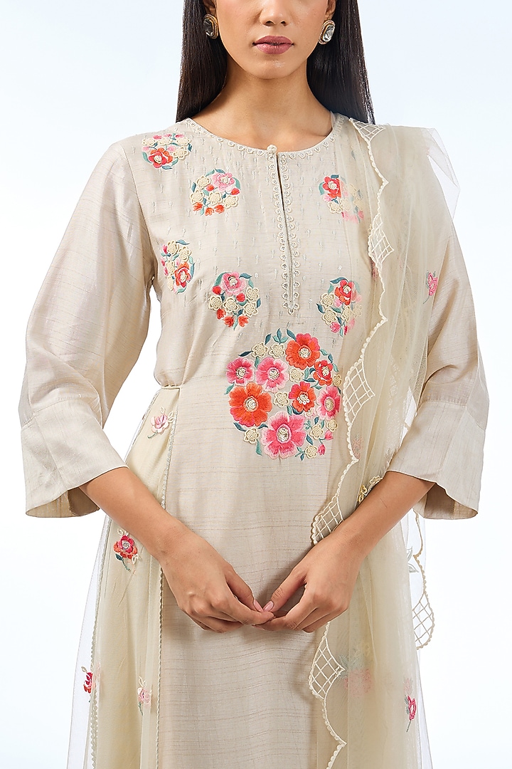 Ivory Silk Kurta Set by Shilpa Karnavat at Pernia's Pop Up Shop