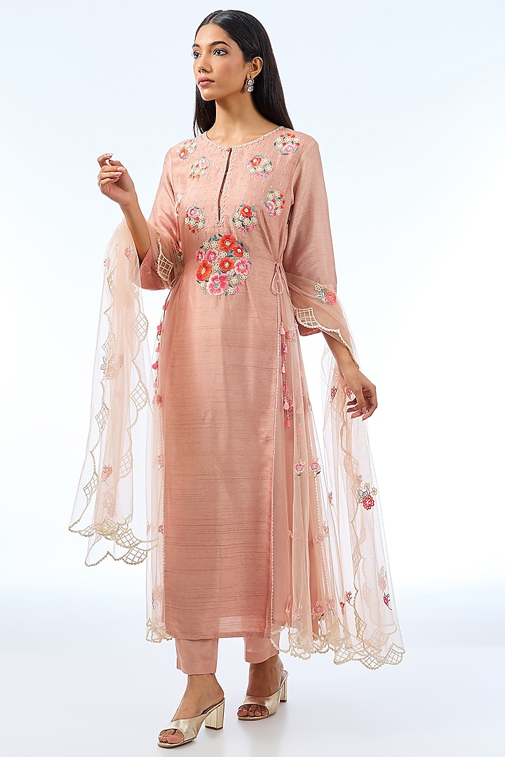 Onion Pink Silk Kurta Set by Shilpa Karnavat at Pernia's Pop Up Shop