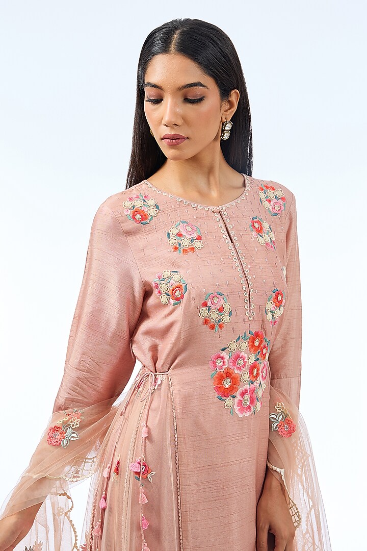 Onion Pink Silk Kurta Set by Shilpa Karnavat at Pernia's Pop Up Shop