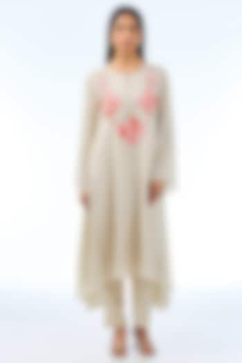 Ivory Silk kurta Set by Shilpa Karnavat at Pernia's Pop Up Shop