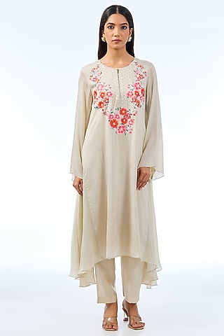 Ivory Silk kurta Set by Shilpa Karnavat