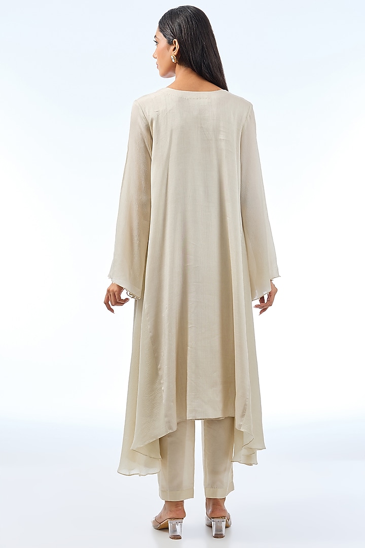 Ivory Silk kurta Set by Shilpa Karnavat at Pernia's Pop Up Shop