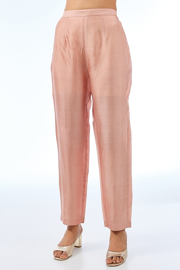Onion Pink Silk kurta Set by Shilpa Karnavat at Pernia's Pop Up Shop