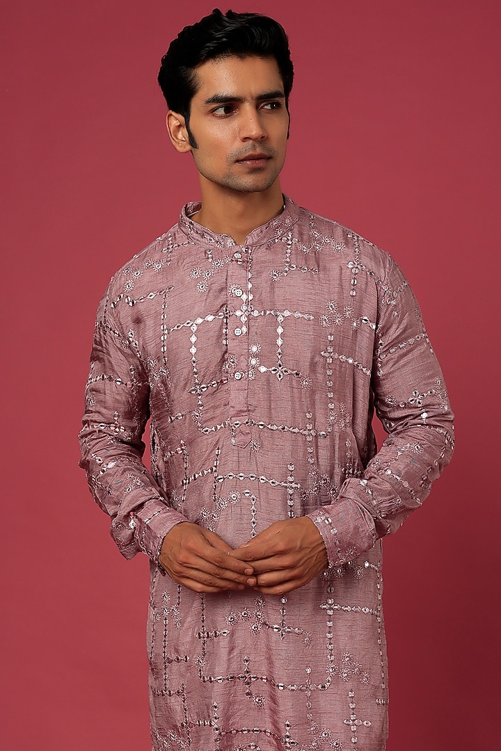 Pink Embroidered Kurta Set by Spring Break Men at Pernia's Pop Up Shop