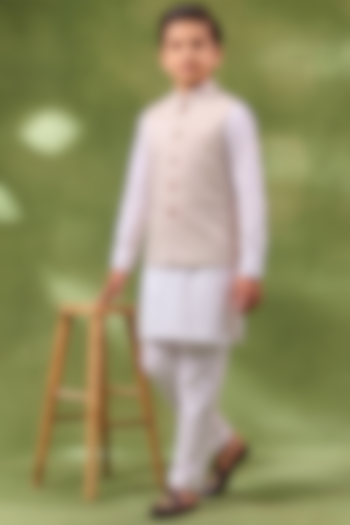 Ivory Cotton Silk Embroidered Bundi Jacket Set For Boys by Spring Break- Kids at Pernia's Pop Up Shop