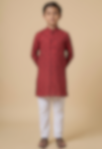 Red Blended Silk Digital Printed Kurta Set For Boys by Spring Break- Kids at Pernia's Pop Up Shop