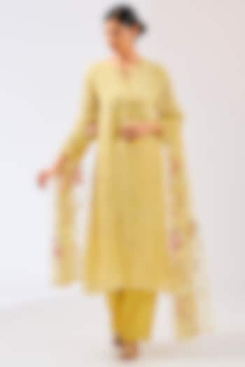 Dusky Yellow Chiffon Silk Resham Embroidered Kurta Set by Shilpa Karnavat at Pernia's Pop Up Shop