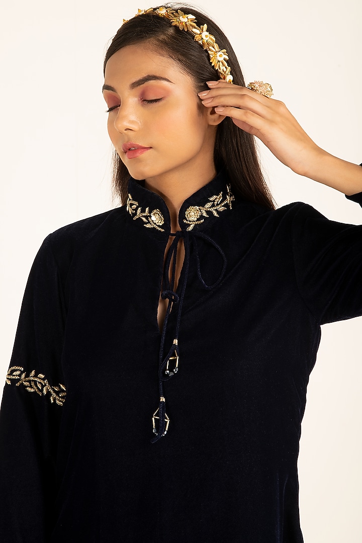Pageant Blue Velvet Kurta Set by Shreya Agarwal at Pernia's Pop Up Shop