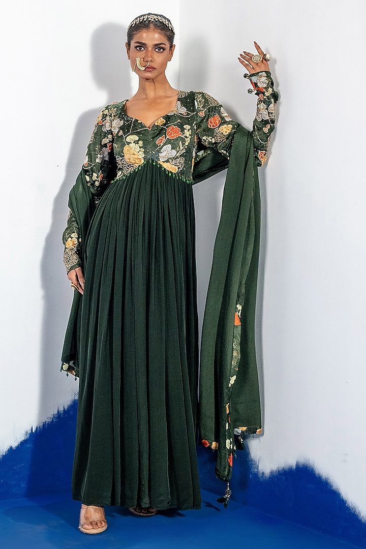 Green Natural Crepe Embroidered Wedding Anarkali Set by Shristi Chetani at Pernia's Pop Up Shop