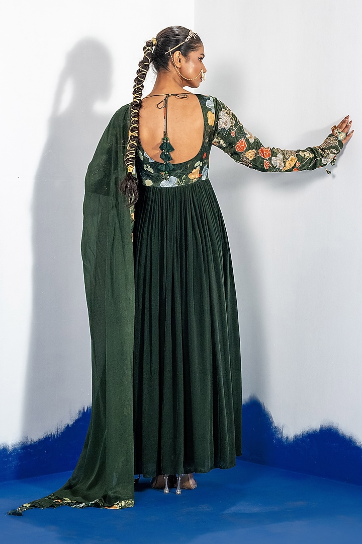 Green Natural Crepe Embroidered Wedding Anarkali Set by Shristi Chetani at Pernia's Pop Up Shop