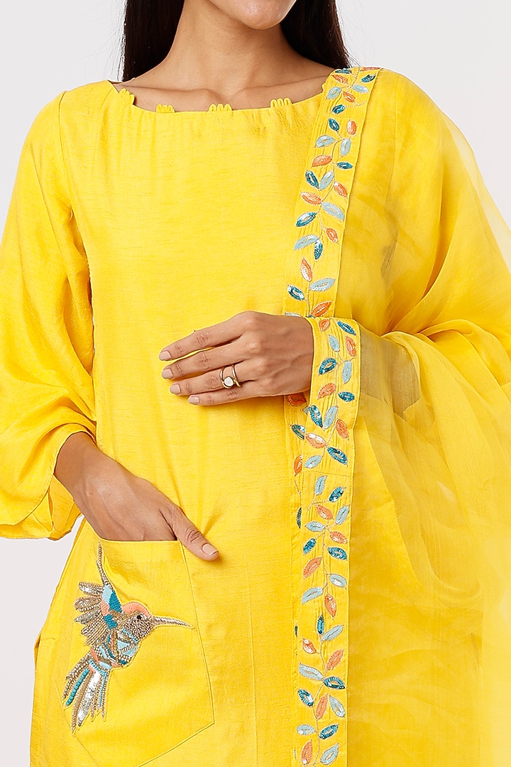 Yellow Dola Silk Kurta Set by Shristi Chetani at Pernia's Pop Up Shop