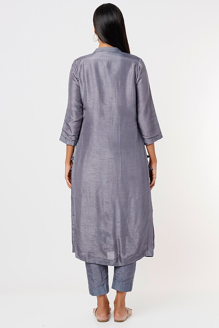 Grey Embroidered Kurta Set by Shristi Chetani at Pernia's Pop Up Shop