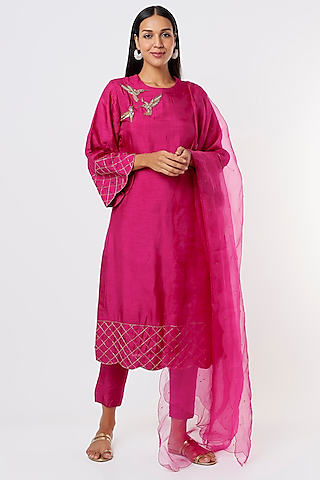 Fuchsia Embroidered Kurta Set by Shristi Chetani