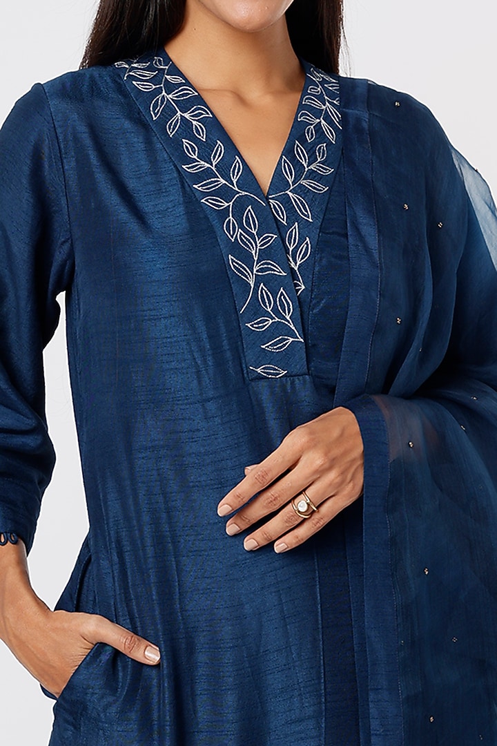 Cobalt Blue Dola Silk Kurta Set by Shristi Chetani at Pernia's Pop Up Shop
