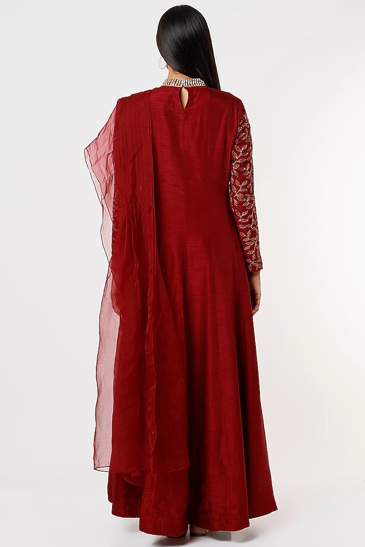 Red Embroidered A-Line Kurta Set by Shristi Chetani at Pernia's Pop Up Shop