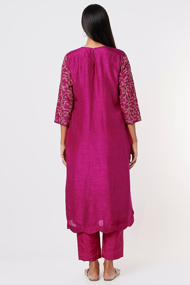 Fuchsia Embroidered Kalidar Kurta Set by Shristi Chetani at Pernia's Pop Up Shop