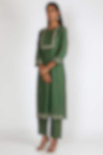 Emerald Green Zardosi Embroidered Kurta Set by Shristi Chetani