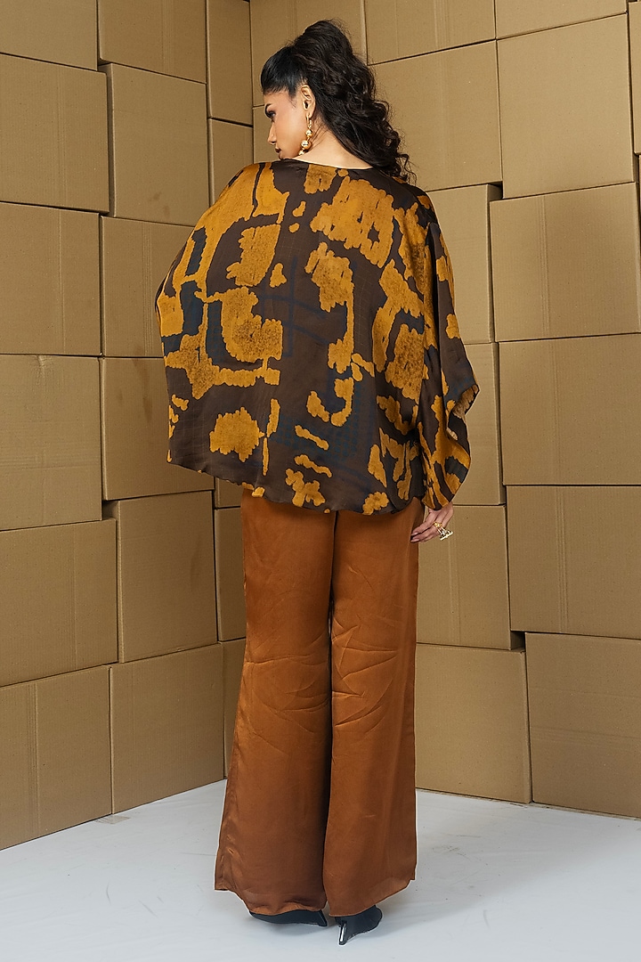 Multi-Colored Bemberg Satin Organza Abstract Printed Jacket Set by Shristi Chetani at Pernia's Pop Up Shop