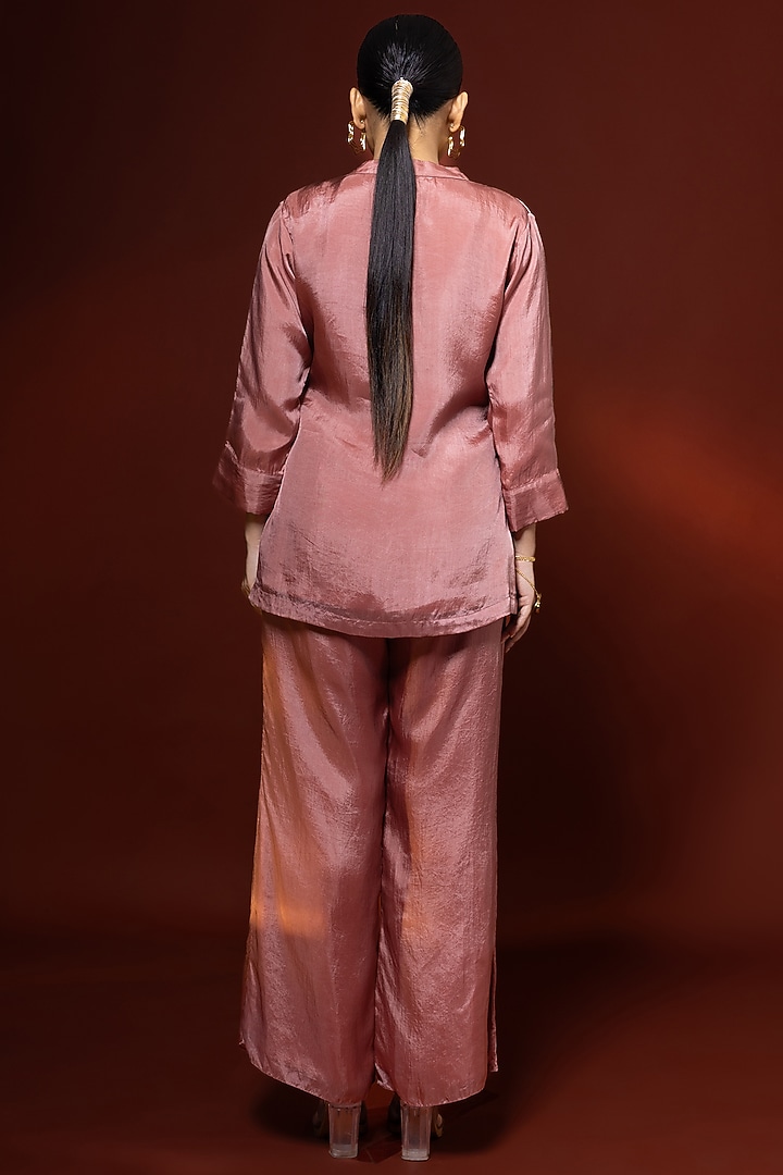 Pink Bemberg Satin Organza Mirror Embroidered Kurta Set by Shristi Chetani at Pernia's Pop Up Shop