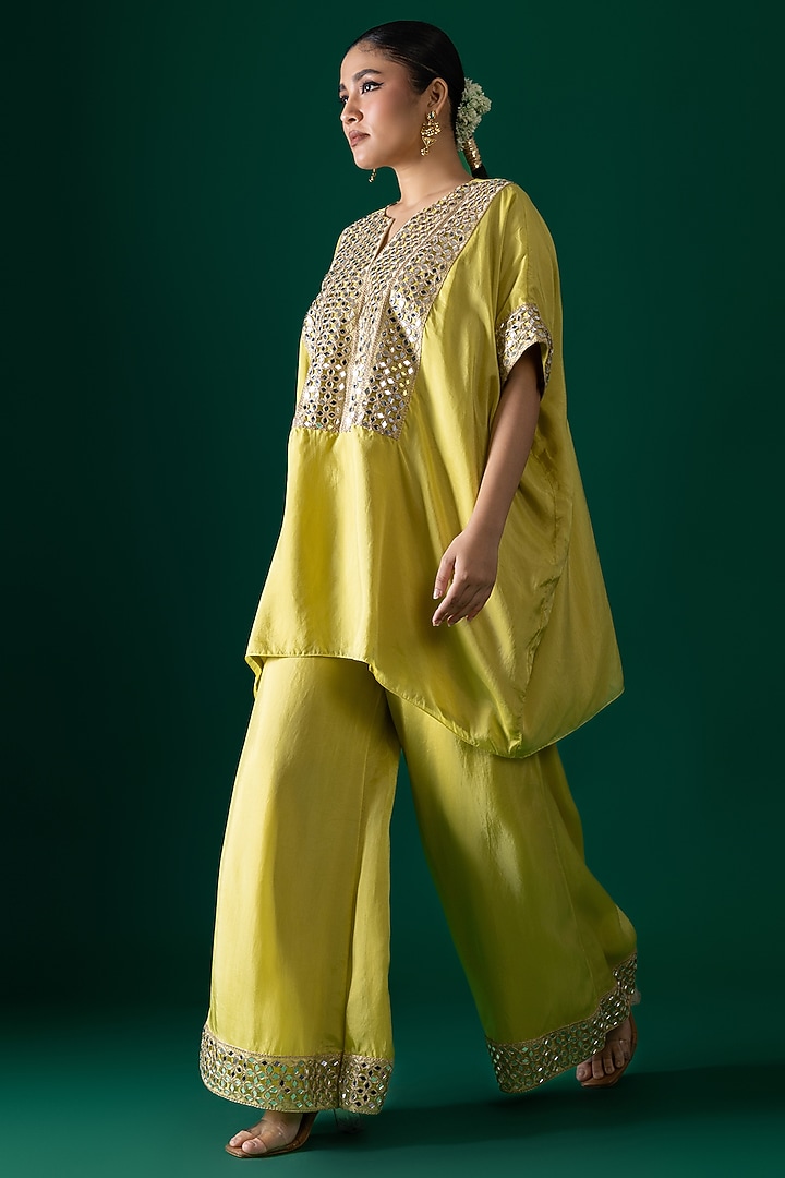 Yellow Bemberg Satin Organza Mirror Embroidered Kurta Set by Shristi Chetani at Pernia's Pop Up Shop