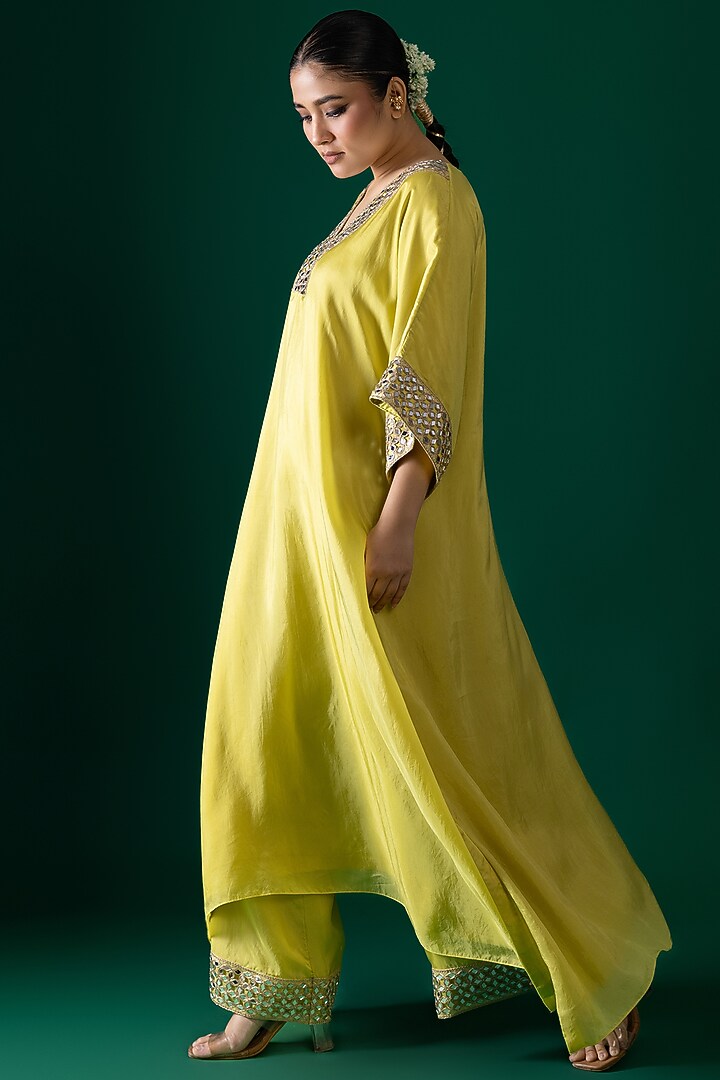Yellow Bemberg Satin Organza Mirror Embroidered Kurta Set by Shristi Chetani at Pernia's Pop Up Shop