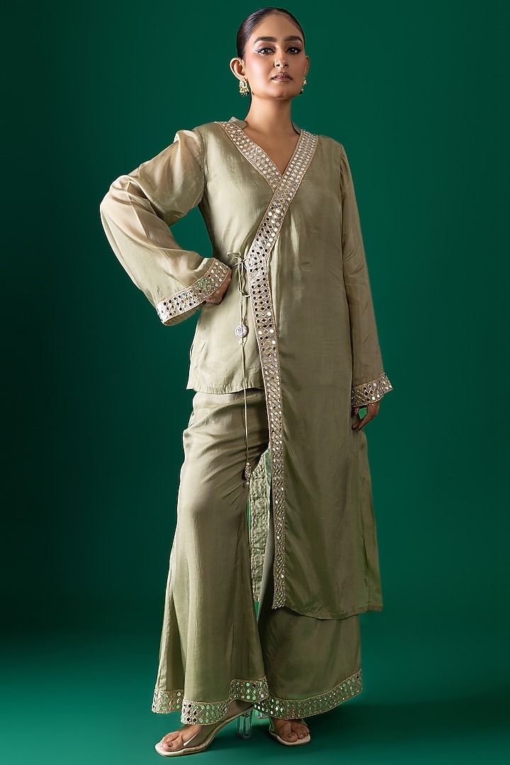Green Bemberg Satin Organza Mirror Embroidered Kurta Set by Shristi Chetani at Pernia's Pop Up Shop