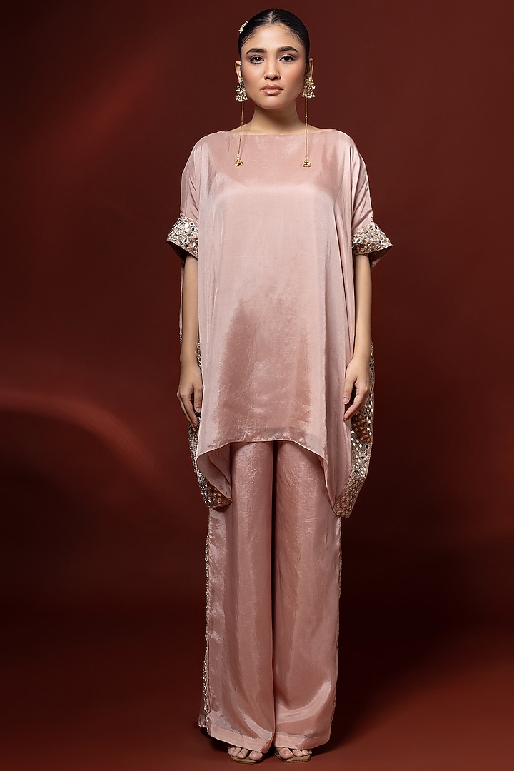 Pink Bemberg Satin Organza Mirror Embroidered Kurta Set by Shristi Chetani at Pernia's Pop Up Shop