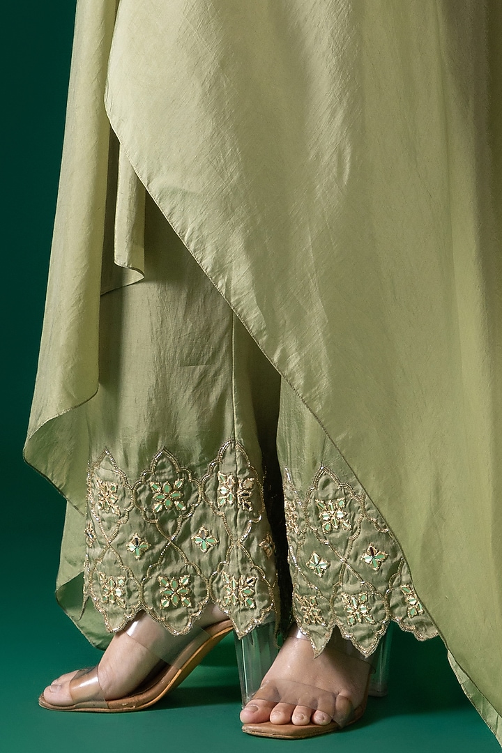 Green Habutai Silk Mirror Embroidered Cape Kurta Set by Shristi Chetani at Pernia's Pop Up Shop