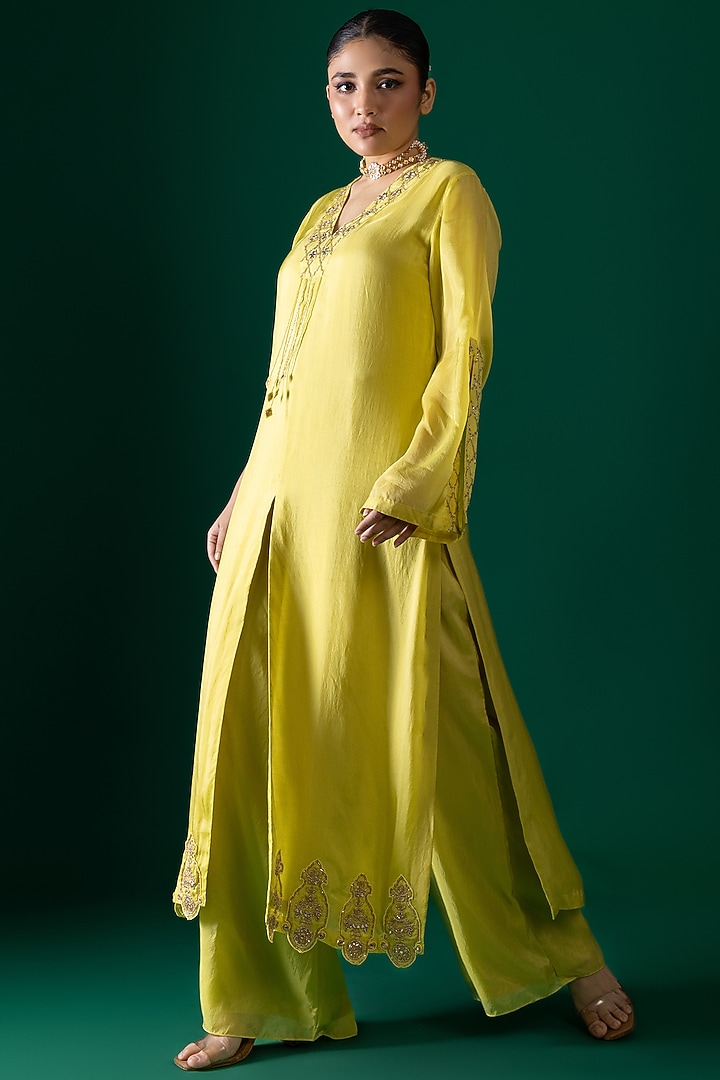 Yellow Habutai Silk Mirror Embroidered Kurta Set by Shristi Chetani at Pernia's Pop Up Shop